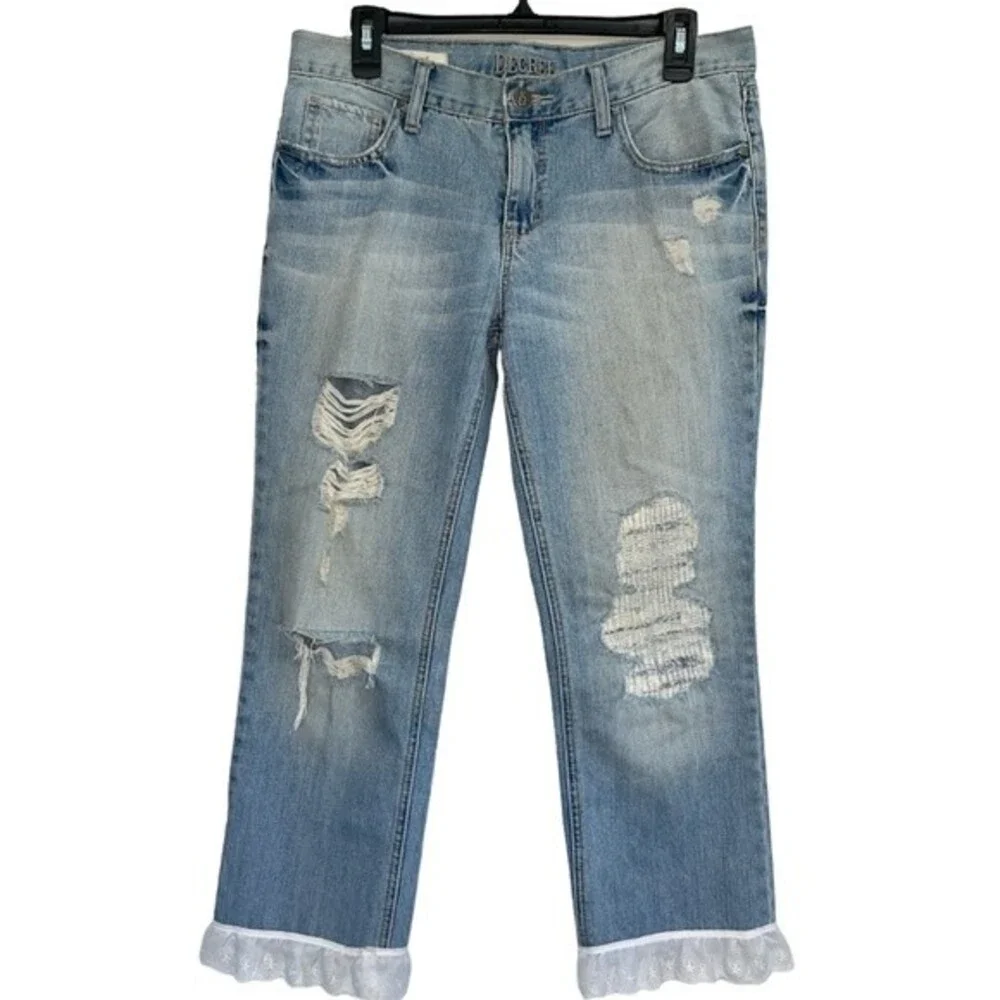 Decree Distressed and Upcycled Cropped Jeans Size‎ 7
